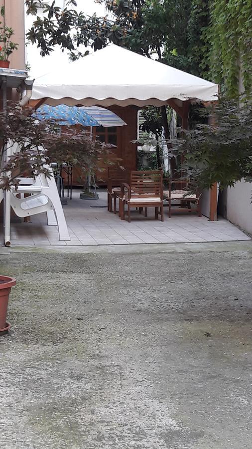 Albergo Larenzia Cattolica Exterior foto